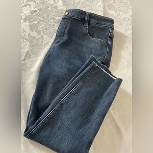 Jeanswear womens Size Large Fleece Lined Denim Straight Leg Raw Edged Blue Jean